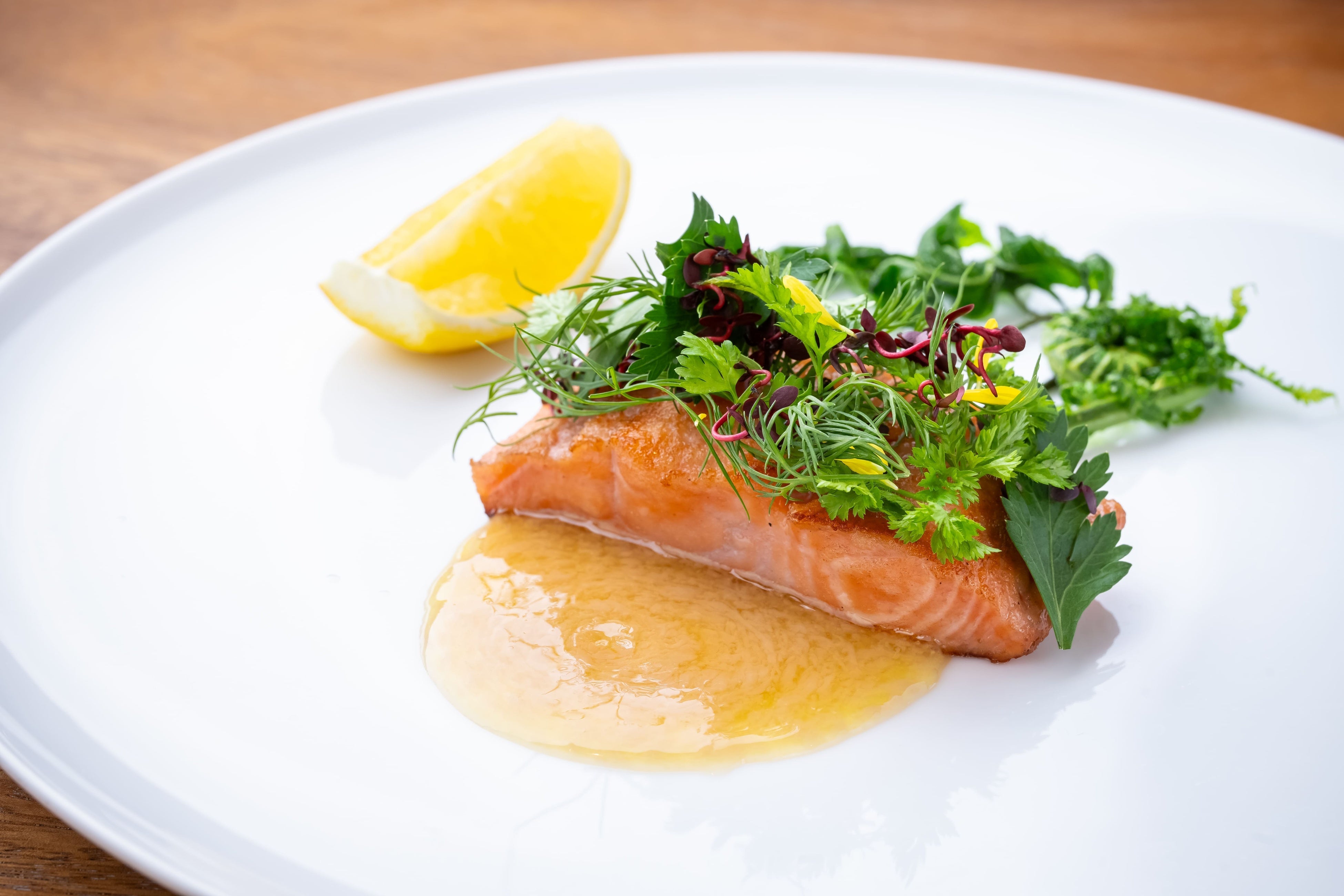 赤ワインでマリネした信州サーモンのソテー&nbsp; -ANA ホリデイ・インリゾート信濃大町くろよん