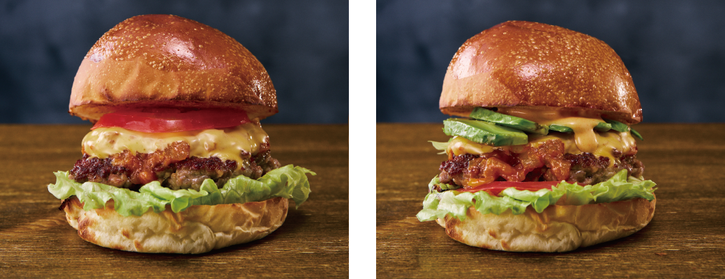 （左）トマトソースのハンバーガー（右）アボカドトマトバーガー