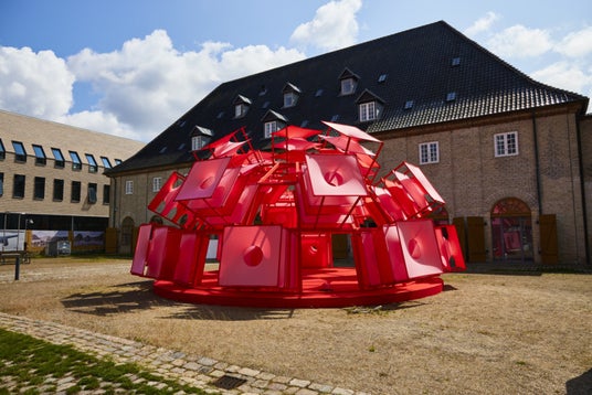 ヘンリック・ヴィブスコフによる光のアート・インスタレーション《Circle Dome Square(静かに向き合うための場所) 》公開中 ヘンリック・ヴィブスコフによる光のアート・インスタレーション《Circle Dome Square(静かに向き合うための場所) 》公開中