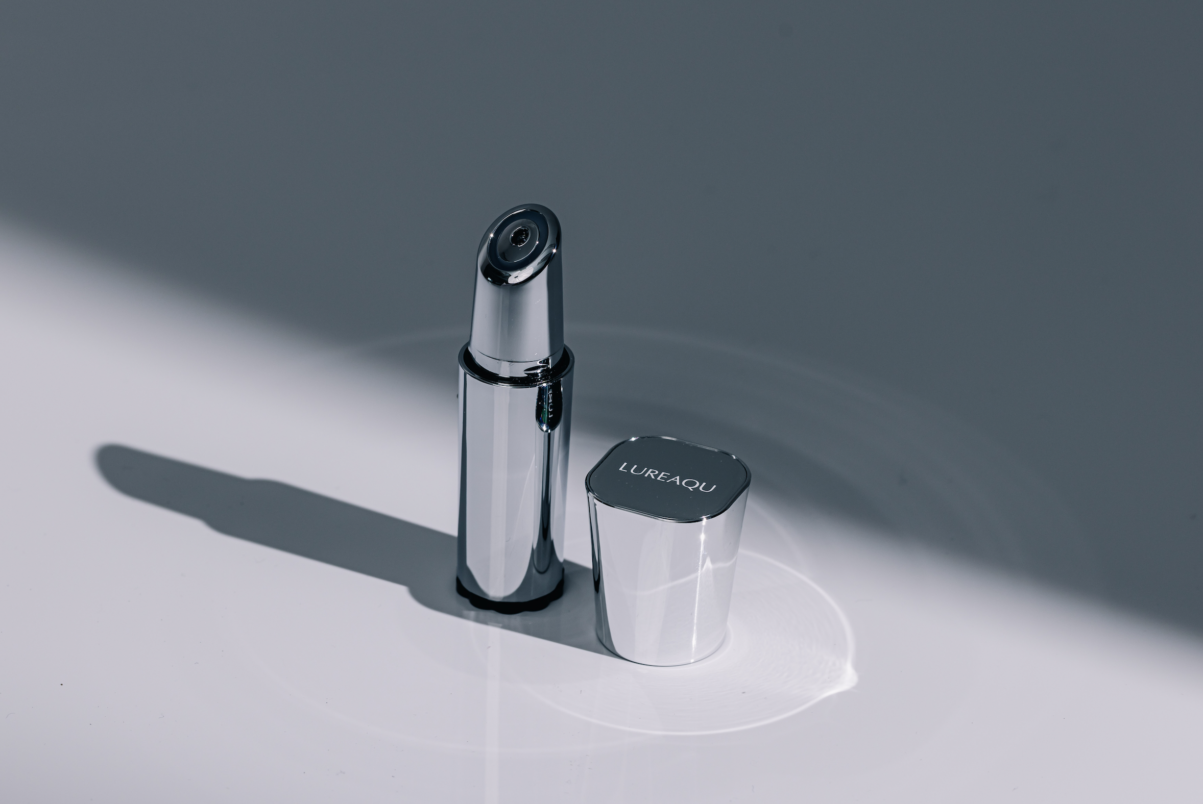 史上最小※1 クラス】目元・口元に特化した導入美顔器「ルリーク セラム