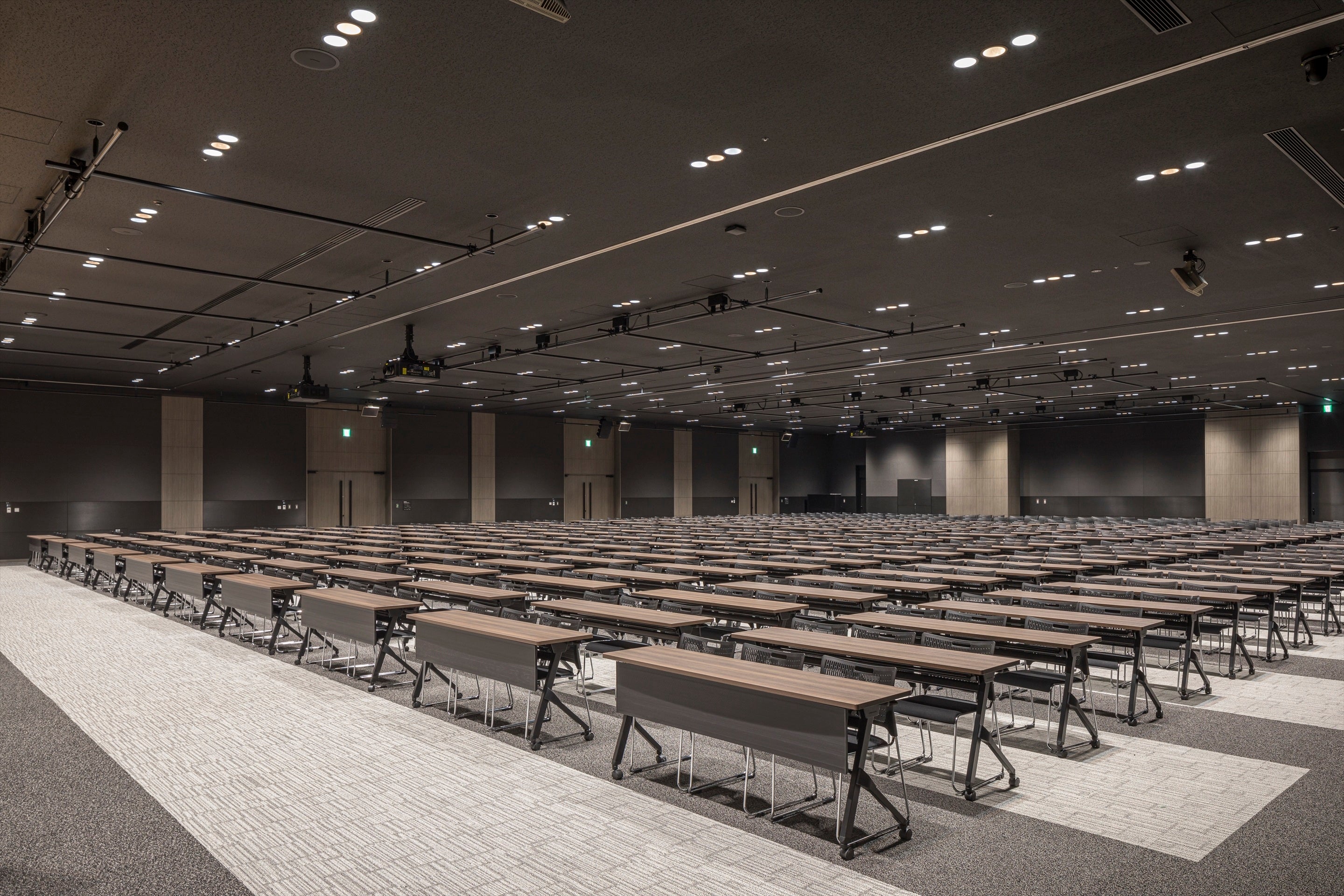 1,000㎡超のイベントホール