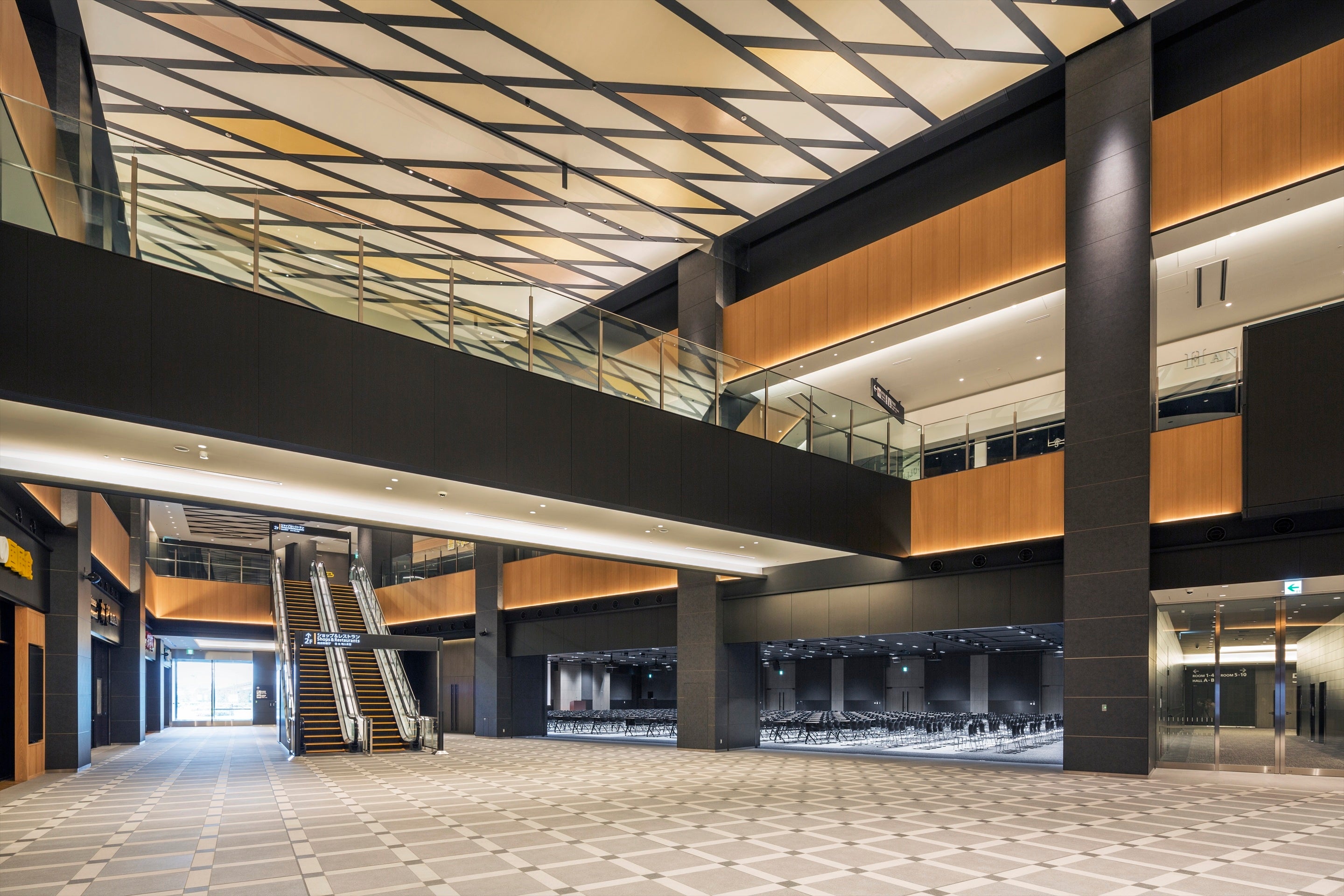 グランドホワイエとイベントホールは一体利用が可能