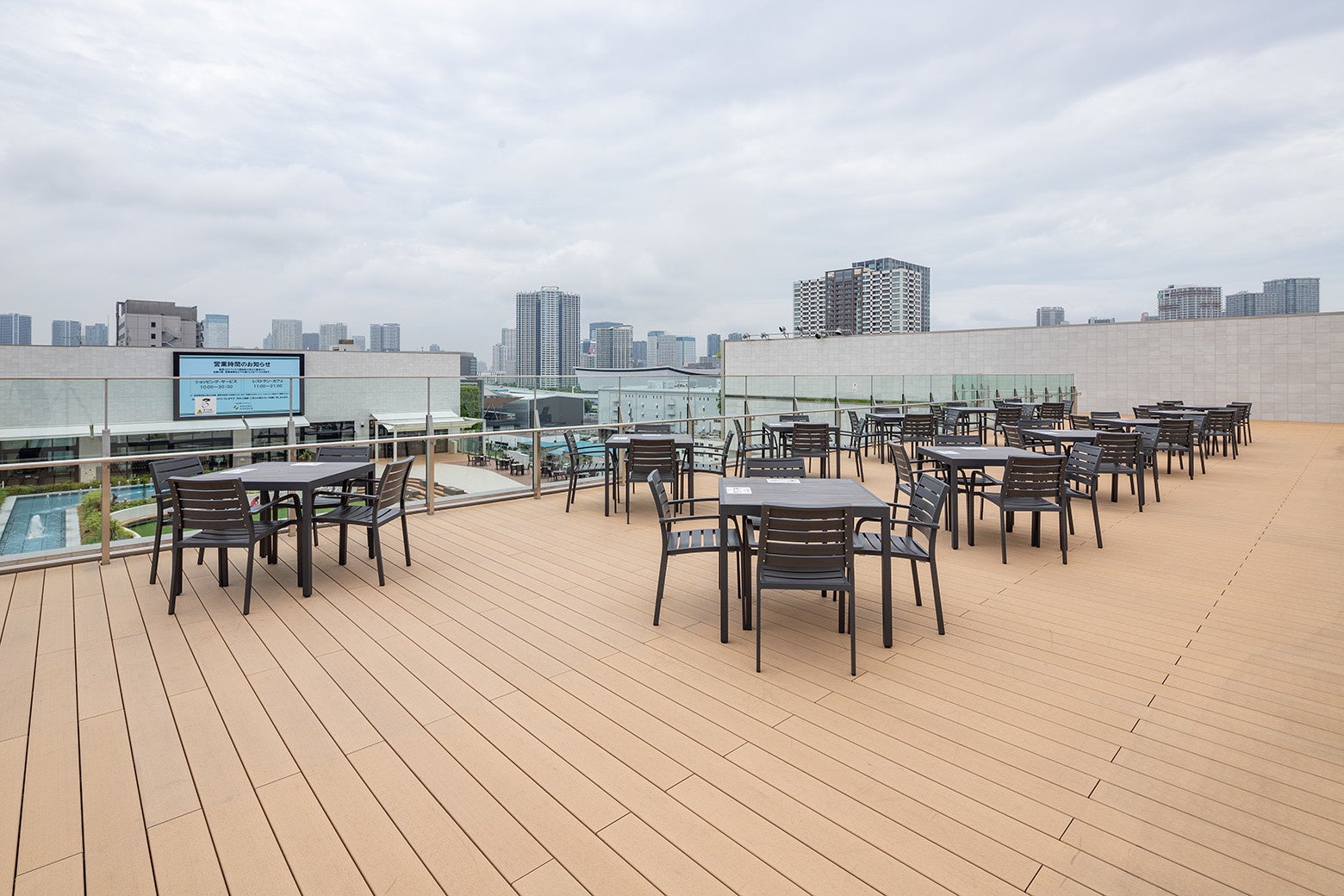 モール6F 雲のテラス