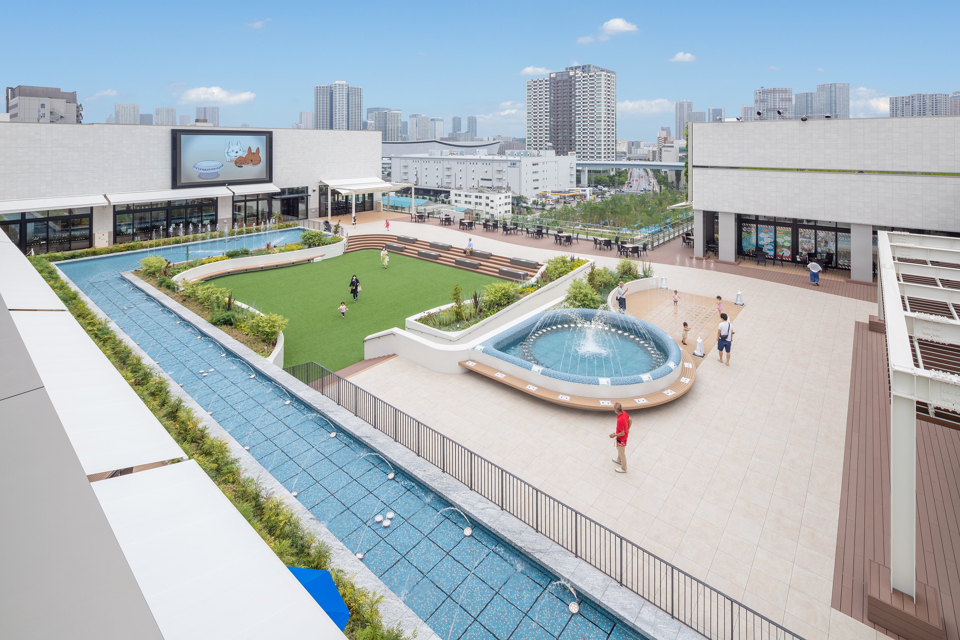 モール5F 水のテラス