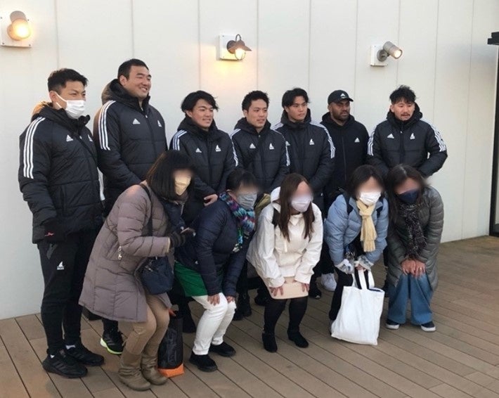 パブリックビューイングでは現役選手やチーム関係者の生解説が聞ける