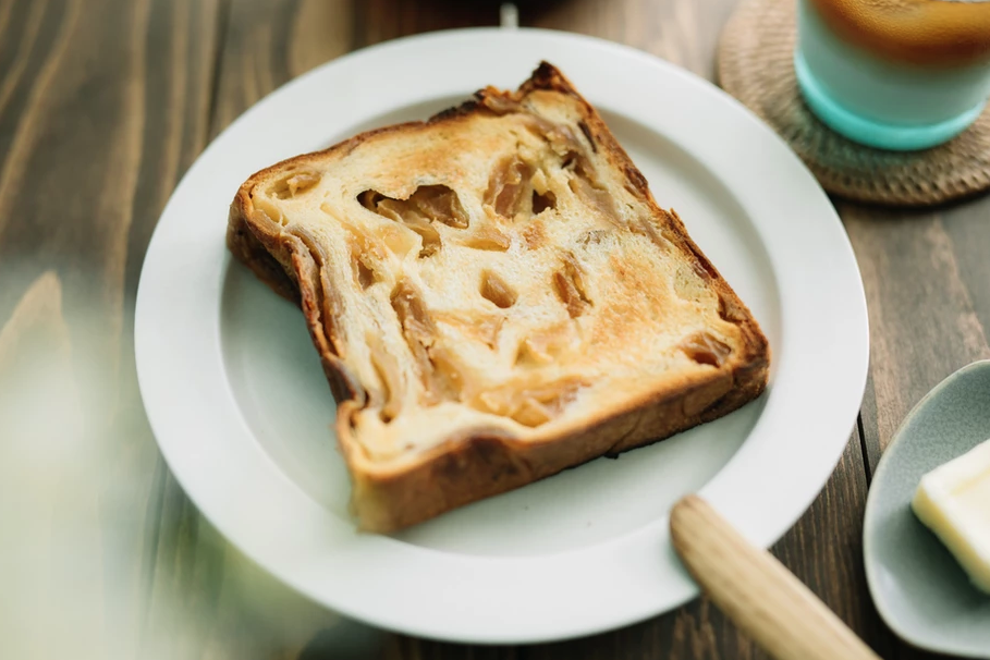ずっしり贅沢りんご食パン