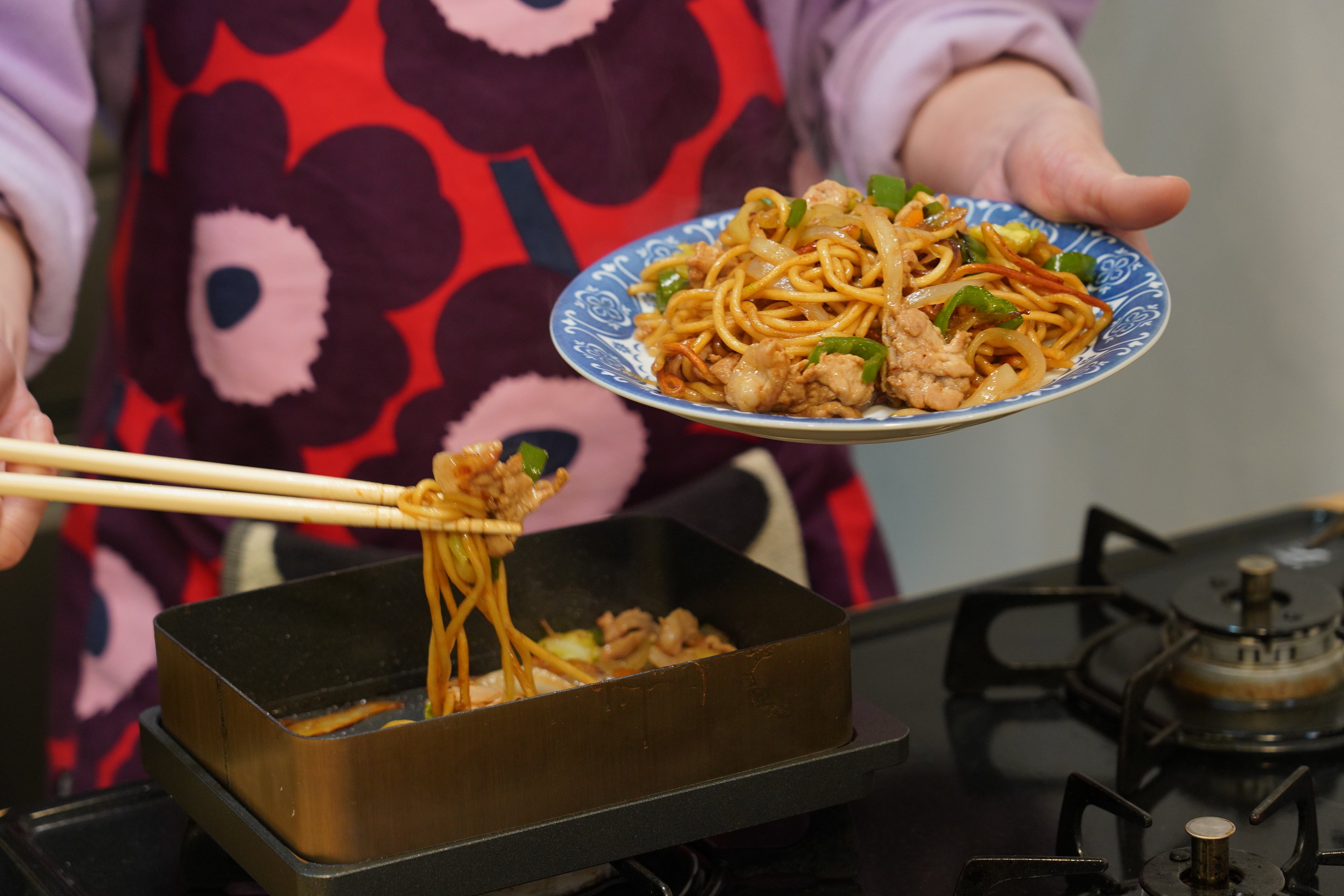 焼くだけではなく蒸し野菜や餃子、焼きそばなど、用途が広がります。