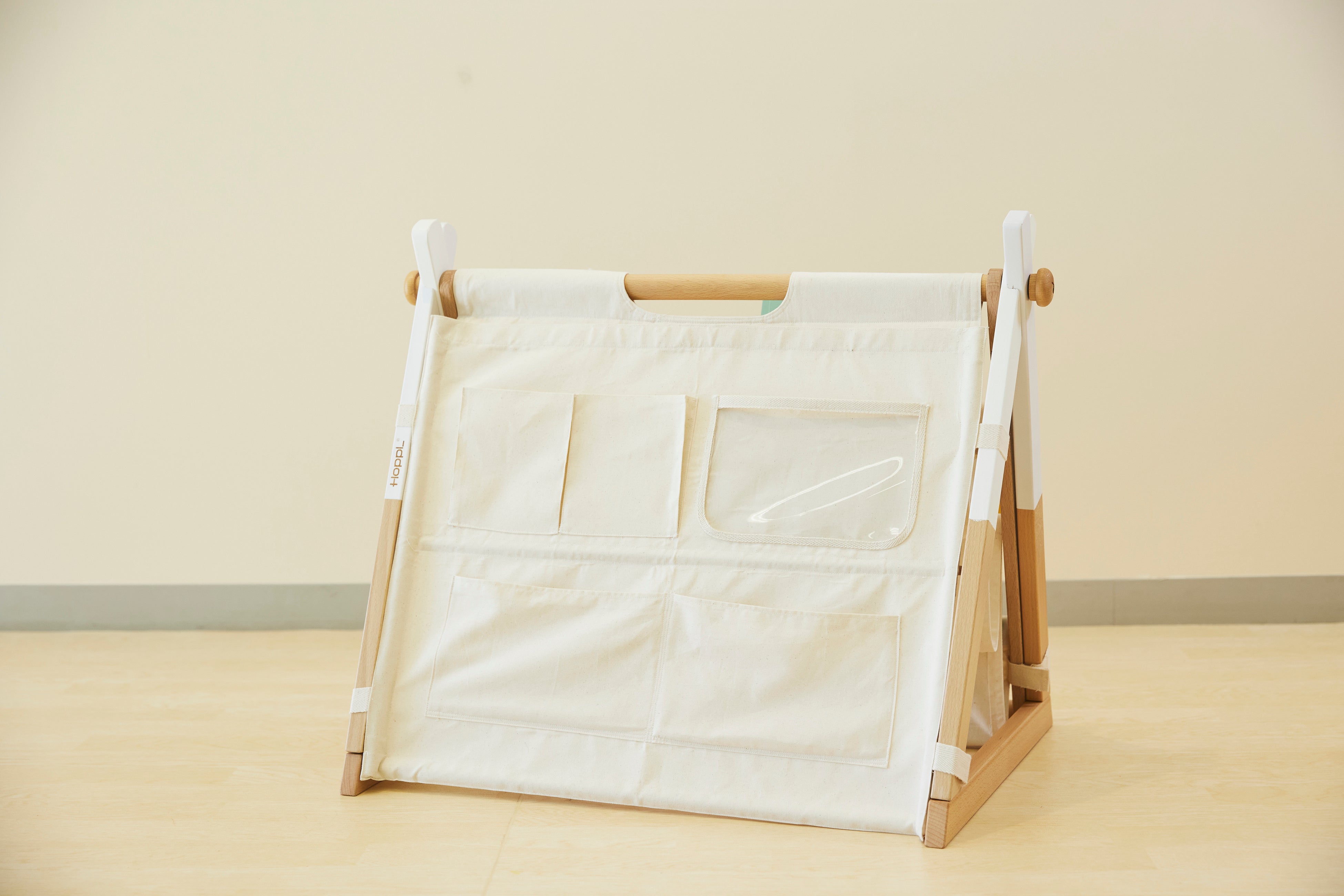 お子様の思い出の写真や絵を飾ることもできる小物入れ