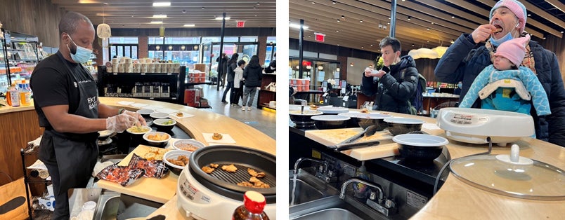 左:ジュモク・ジャクソンシェフが調理している様子、右:お客さんが試食している様子