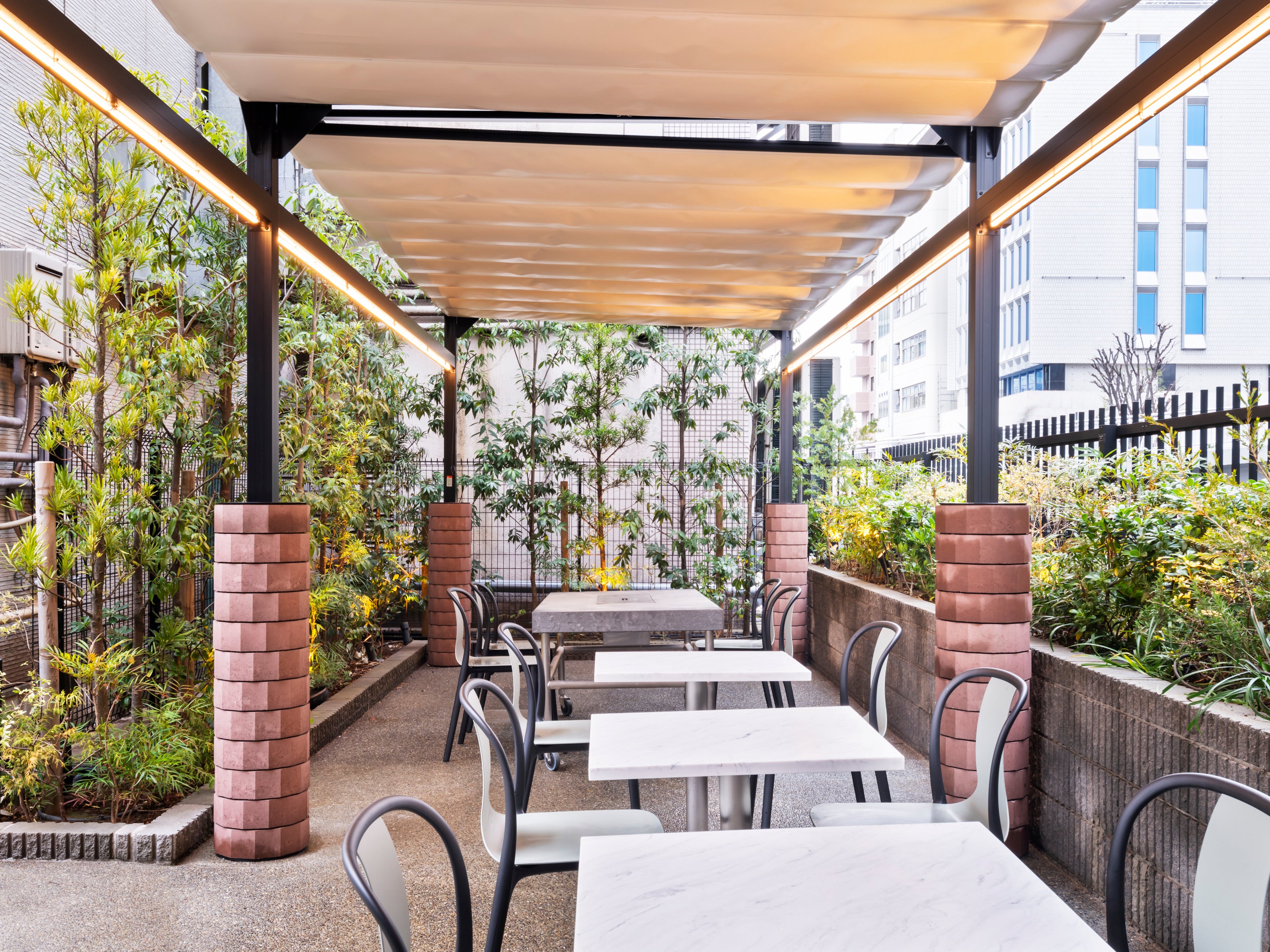 パーゴラ付きの席