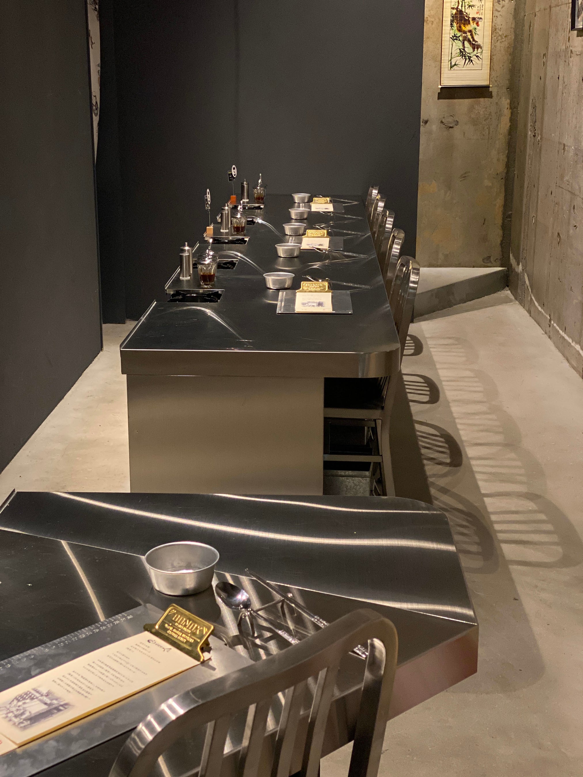 オールステンレスの店内