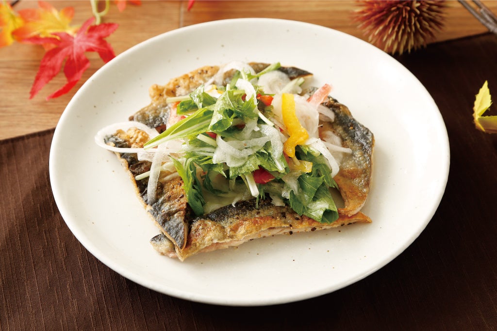 さんまのソテー　彩り野菜のサラダ仕立て