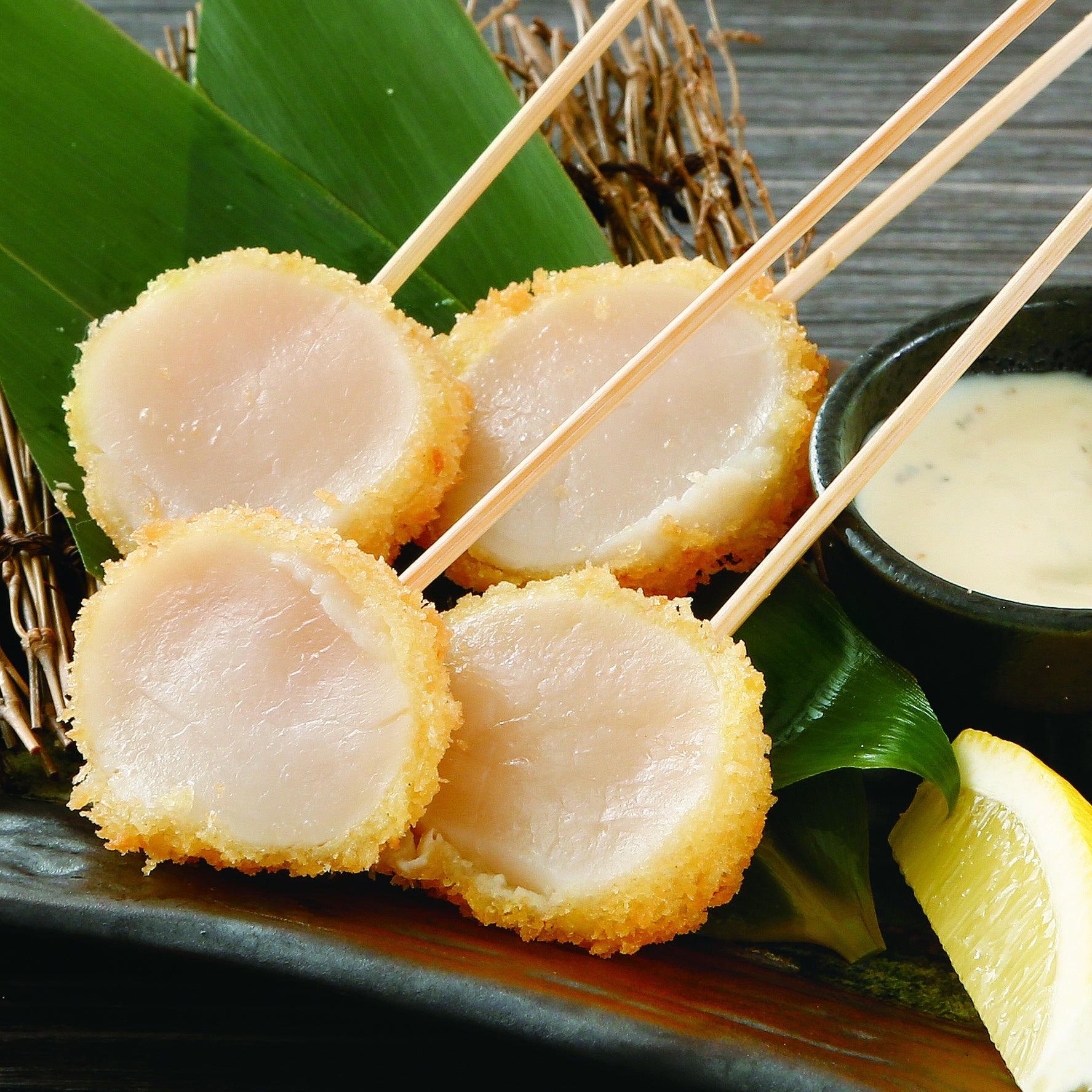 ホタテのレアカツ590円（税込649円）