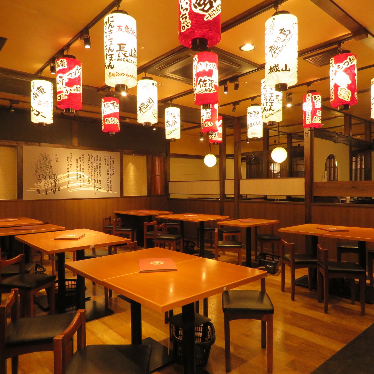 九州人情酒場 店内　テーブル席