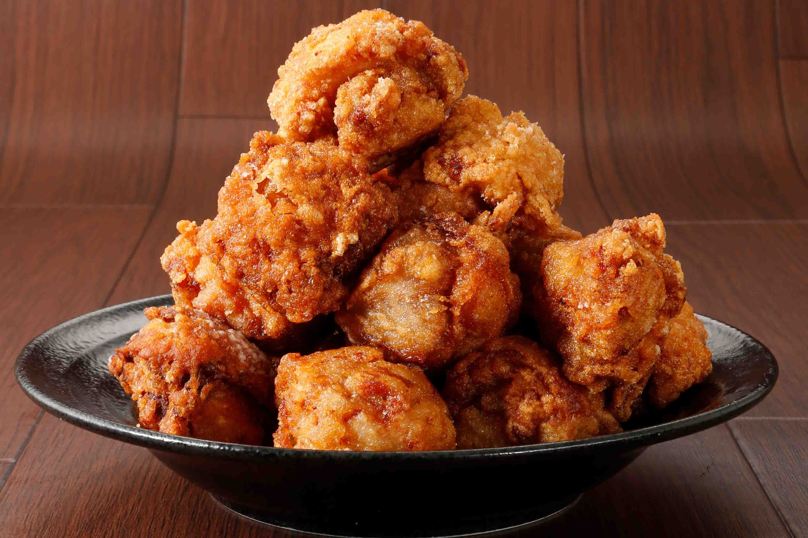 「ころん」としたフォルムの「からあげ」が特徴。