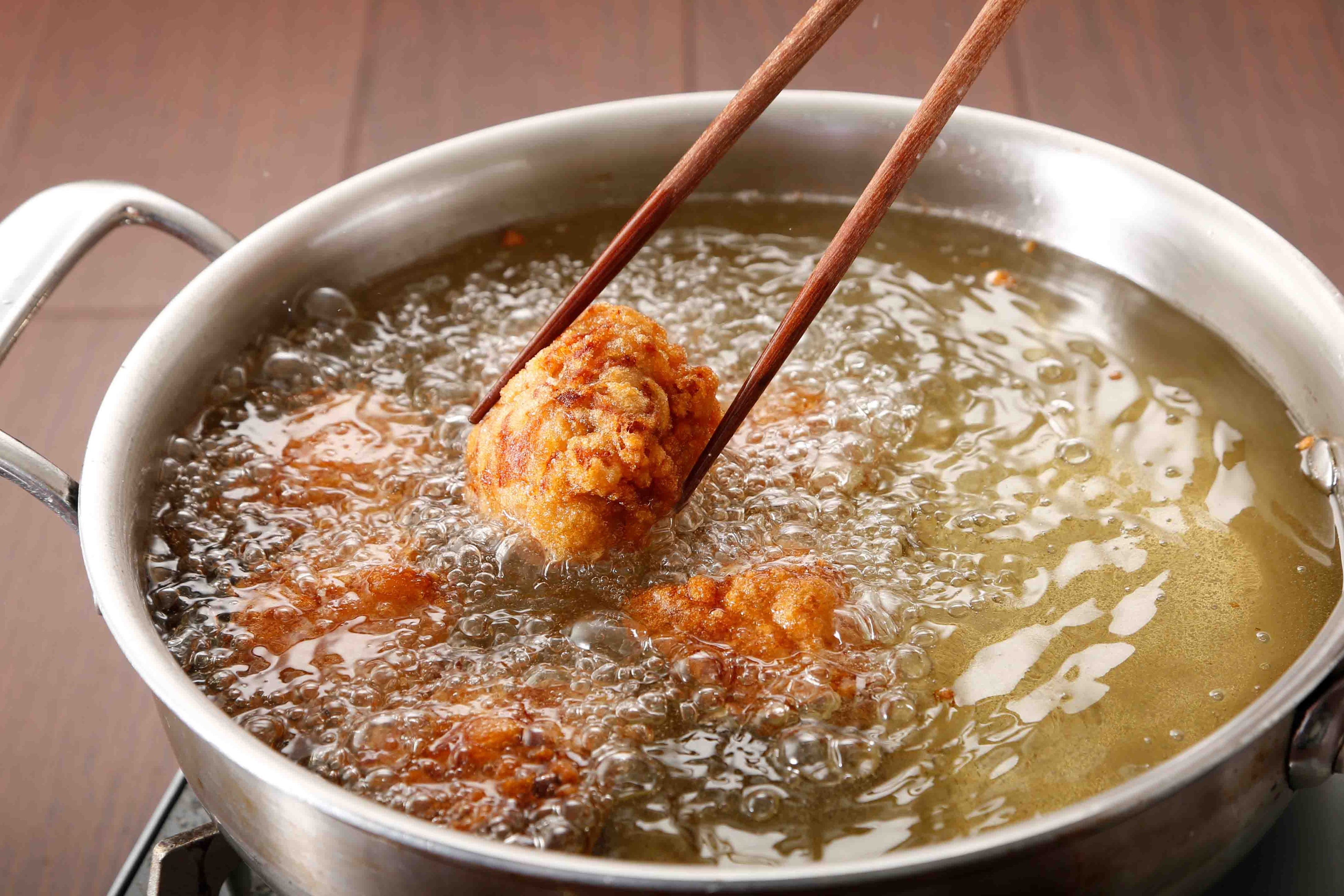 油ぎれがよく、カラッと揚がる。