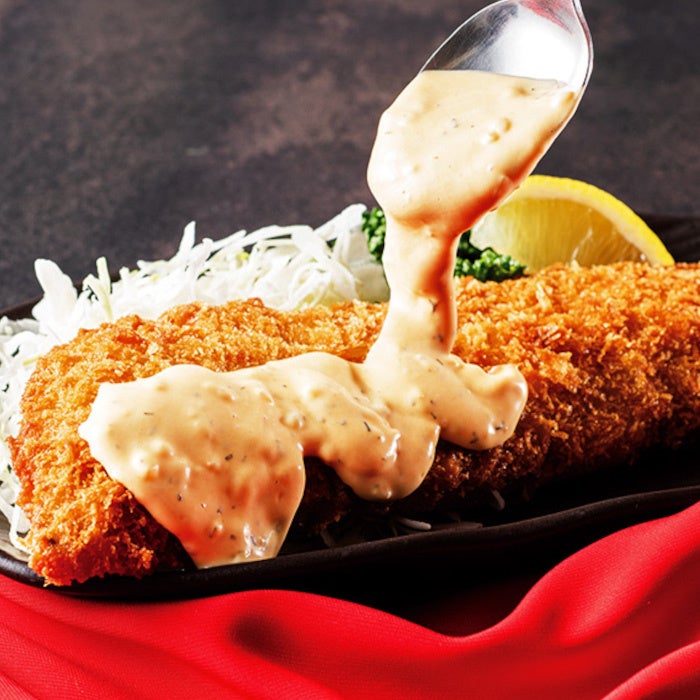 ジャンボフィッシュフライ ～スパイシータルタルソース 690円 (税込759円)