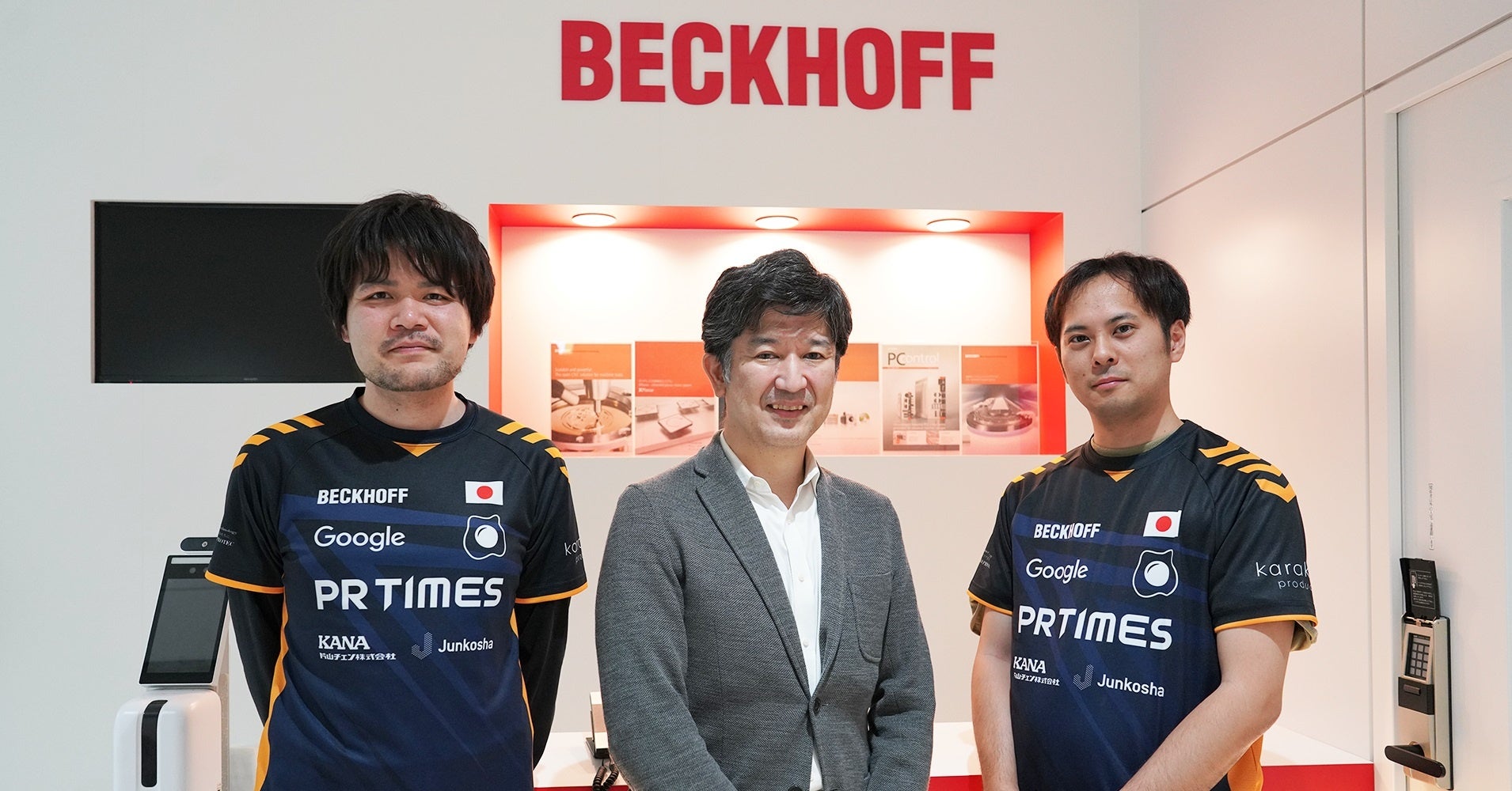 ベッコフオートメーション株式会社代表取締役 川野氏（中央）、Scramble代表理事 川節（左）、Scramble理事 高橋（右）