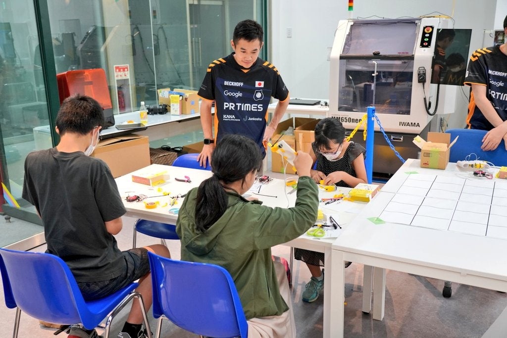 ジュニアロボットチーム事業時に同時開催したロボット製作イベント（同様のキットを用いて開催します）