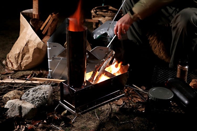 CAMP×SDGs】木の枝を燃料にエコなキャンプを！煙やススが