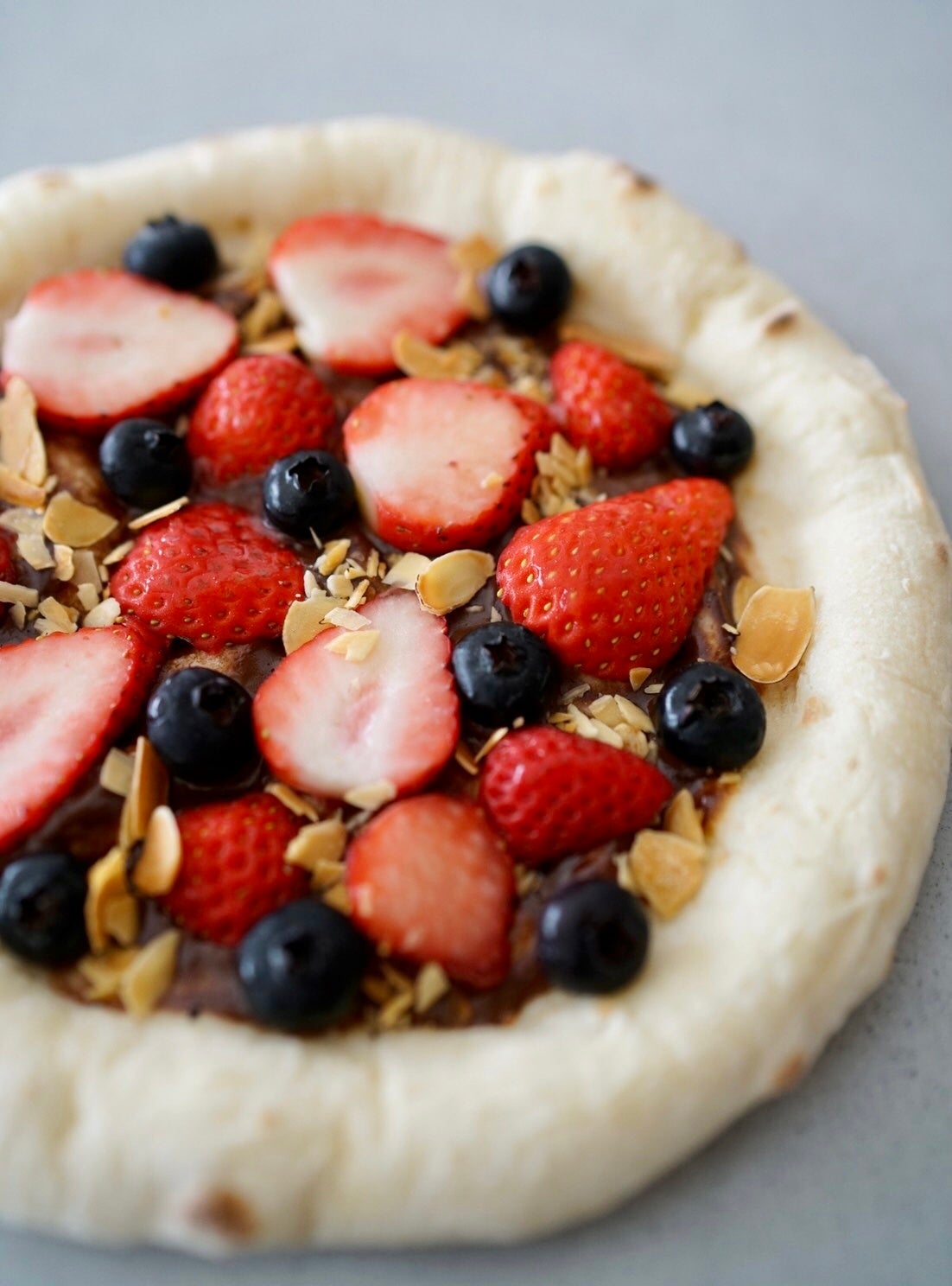 「チョコレート&ベリーピザ」