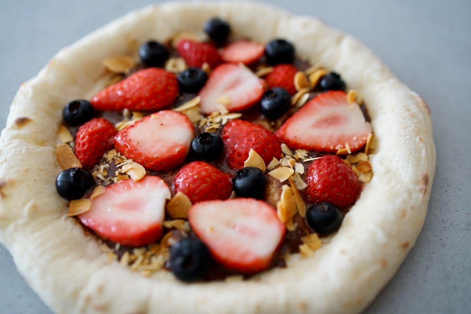 「チョコレート&ベリーピザ」