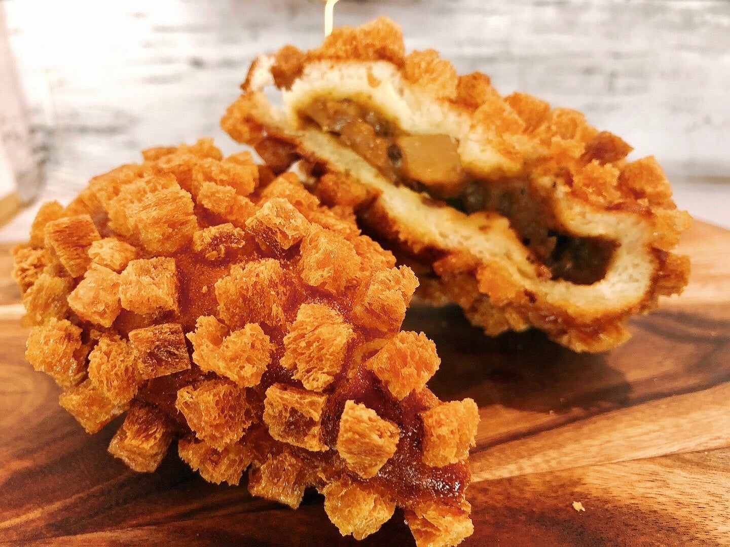 看板商品「ザックザクカレーパン」