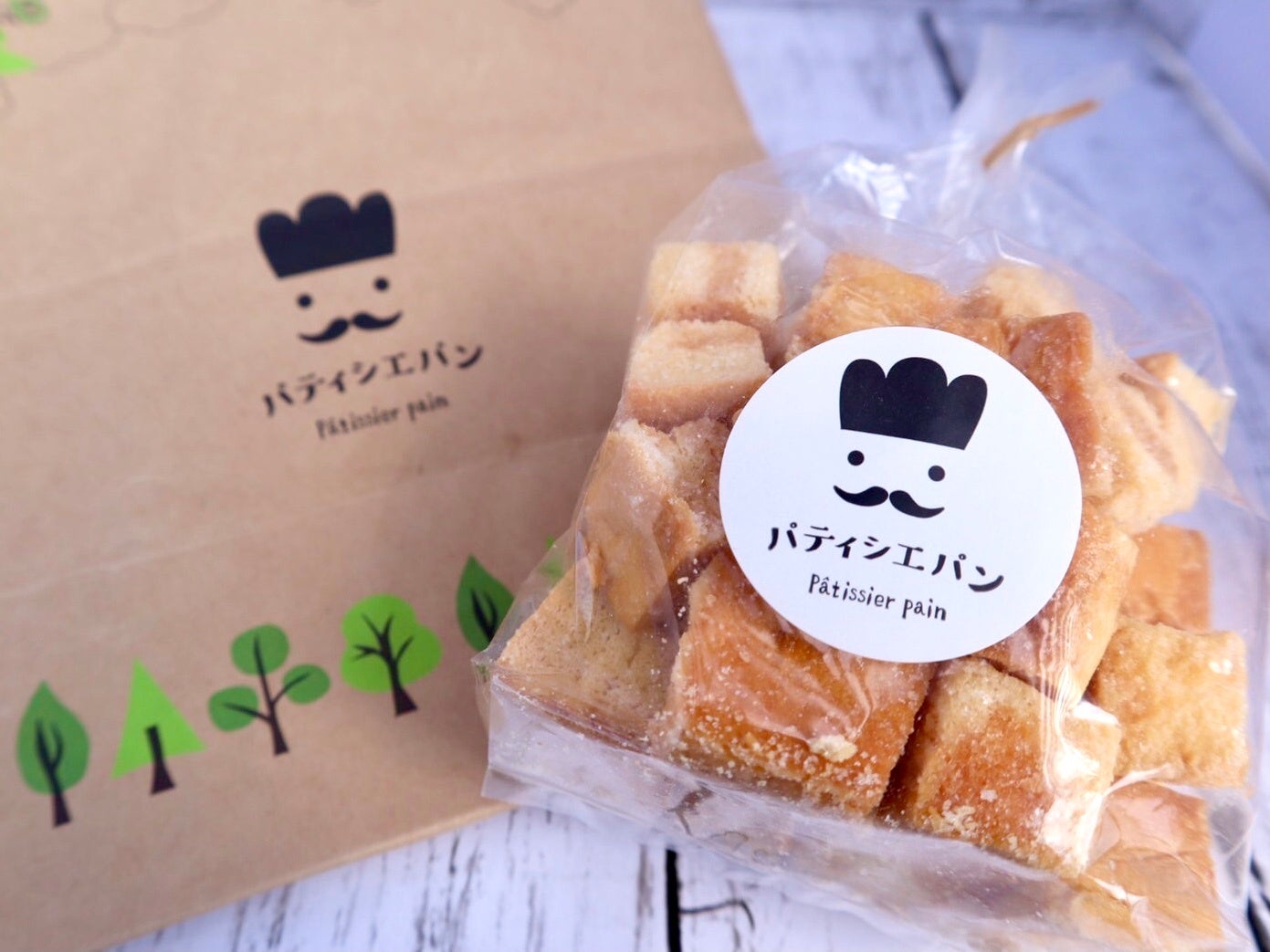 パティシエパン新商品「ハニーキューブラスク」