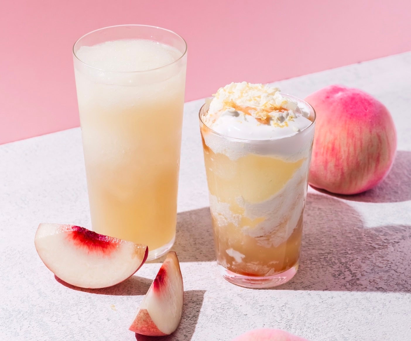 季節限定商品 ピーチクラッシュレモピナ(左)、ピーチ&クリームレモネッタ(右)