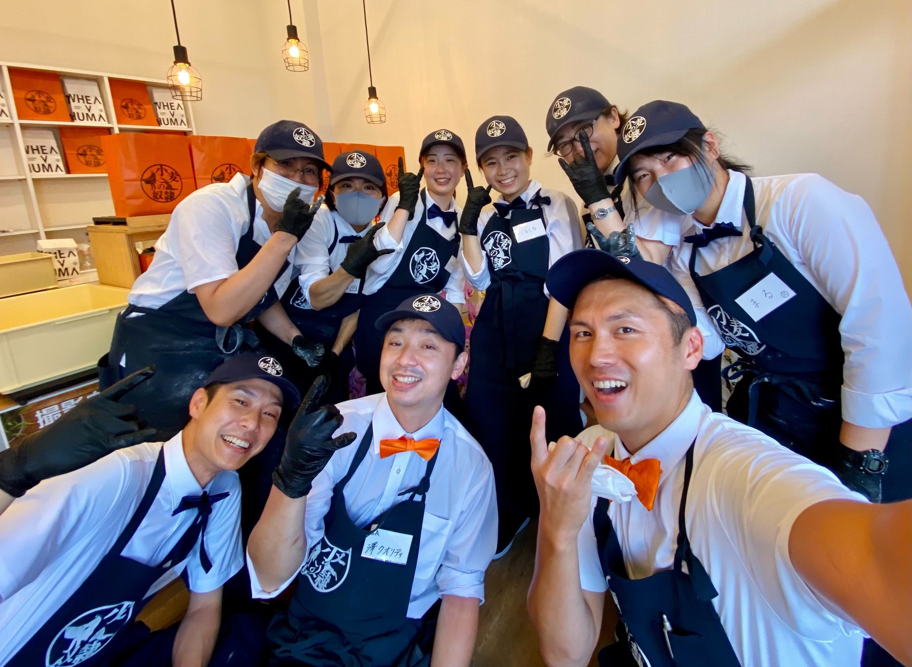 代表橋本(右下)と埼玉越谷店奴隷クルー