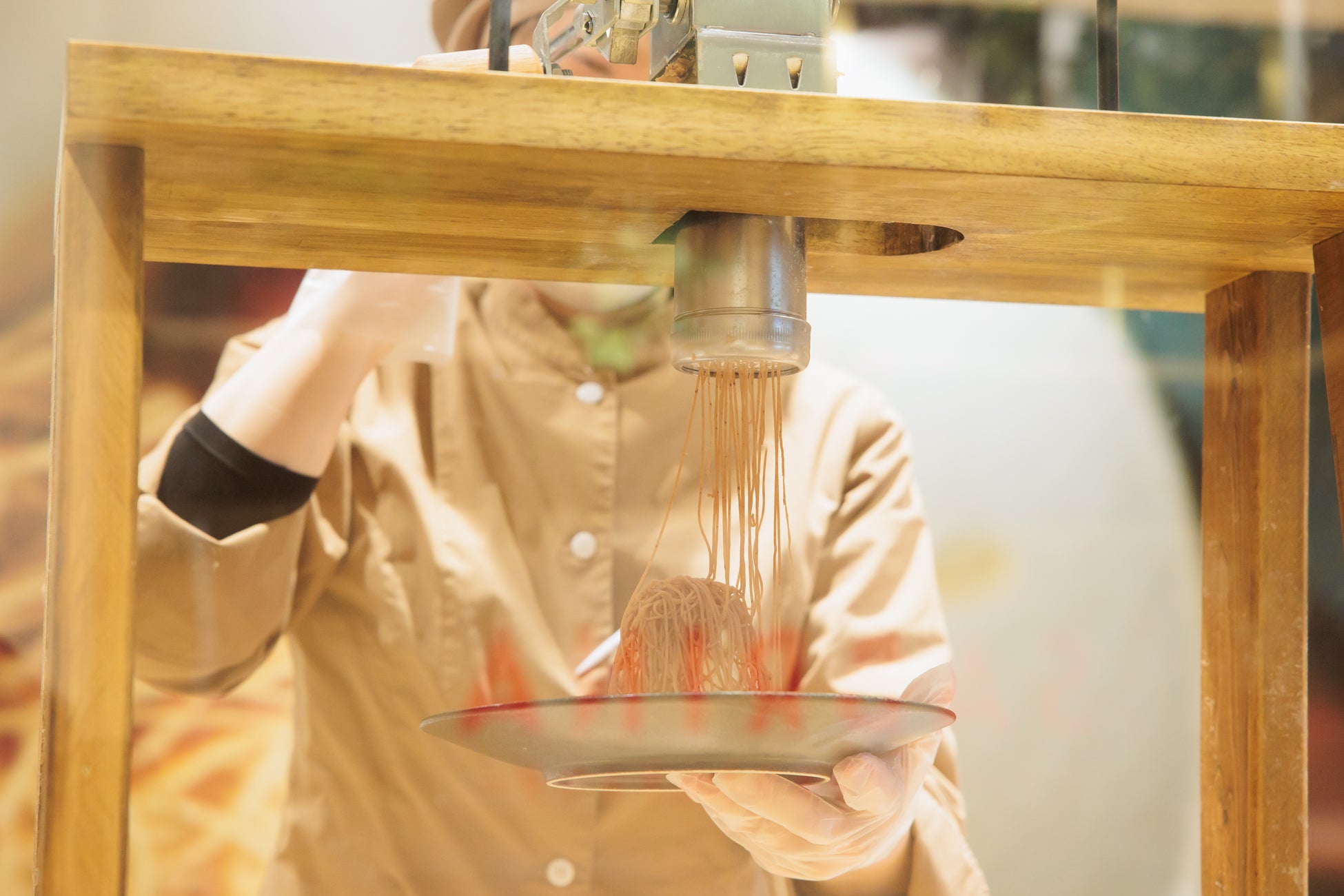 独自に開発したモンブラン専用搾り機