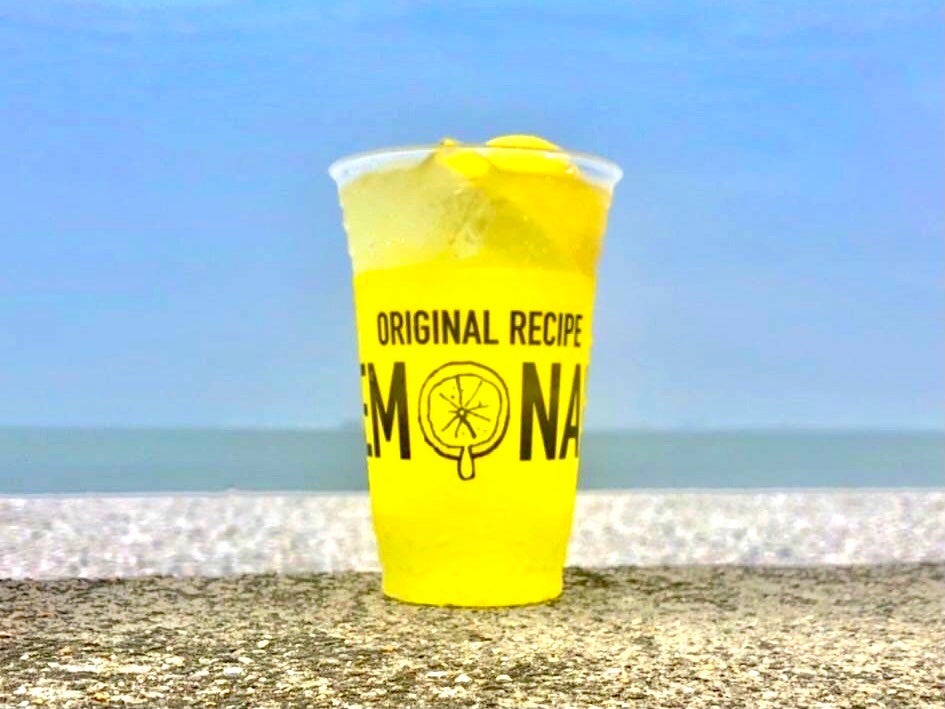 ビーチから程近い「イオンモールりんくう泉南店」