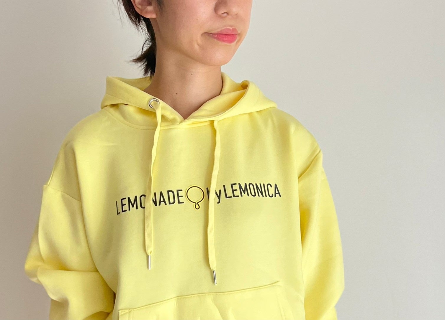 LEMONICA ラバーロゴパーカー イエロー