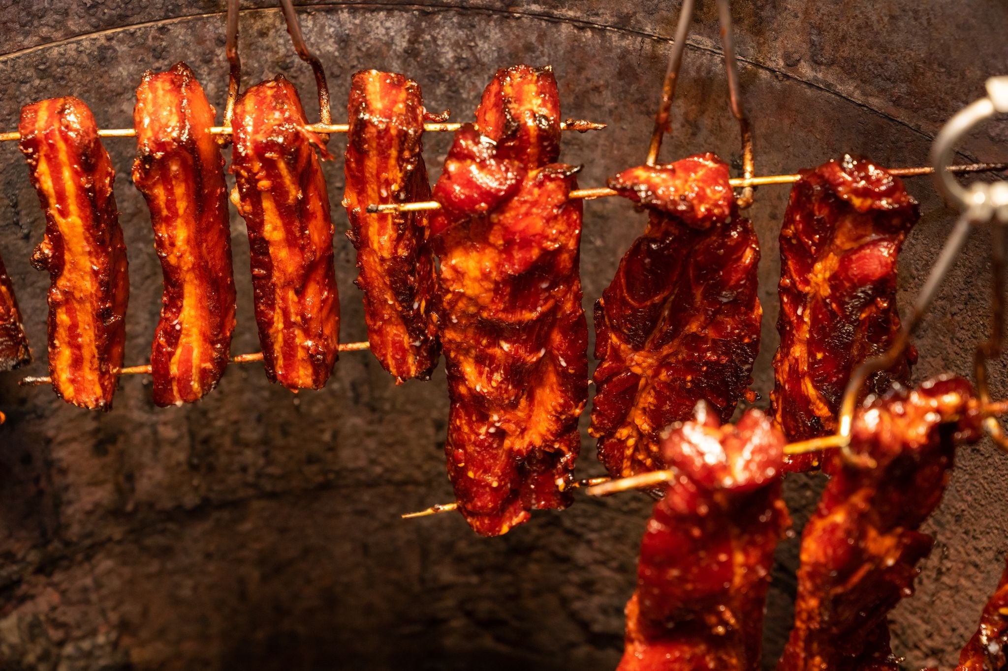 円筒型チャーシュー窯を5台設置