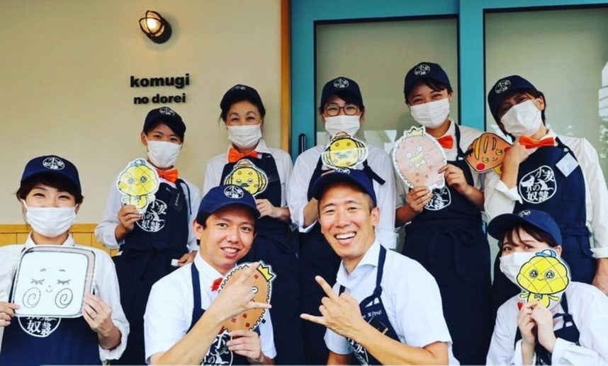 8月にオープンした小麦の奴隷 枚方店クルー