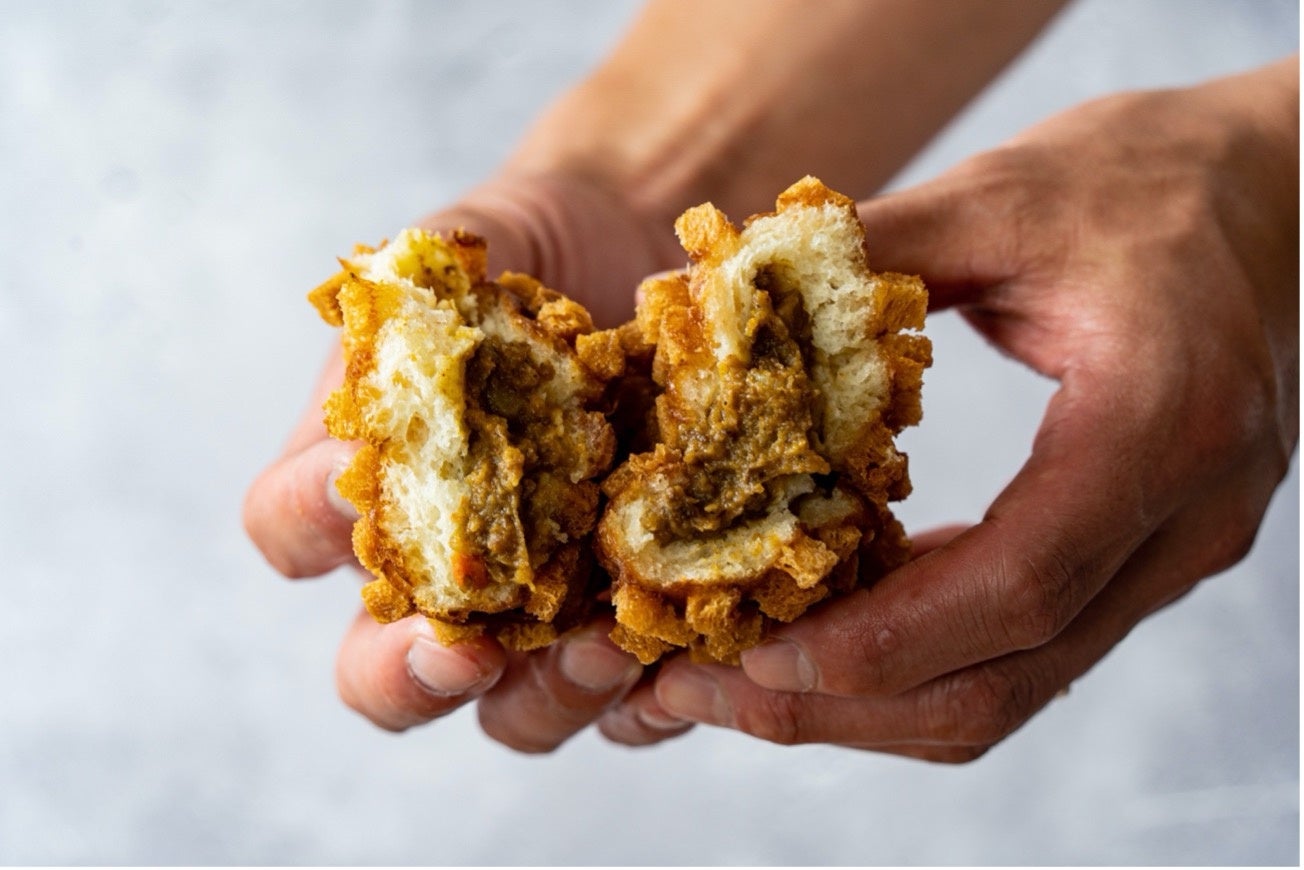 小麦の奴隷 名物「ザックザクカレーパン」