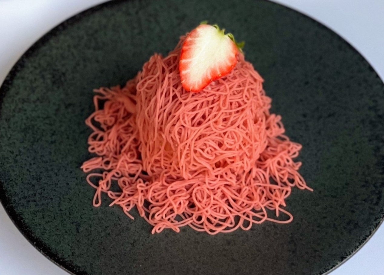 苺とバスクチーズケーキのモンブラン