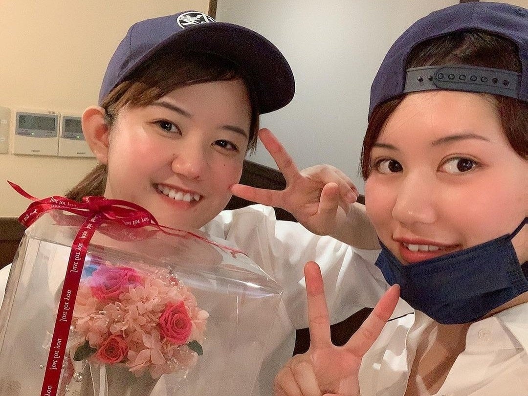 小麦の奴隷 安心院店は姉妹で店舗を運営しています。 （左）姉・店長ラブ （右）妹・副店長ドリーム