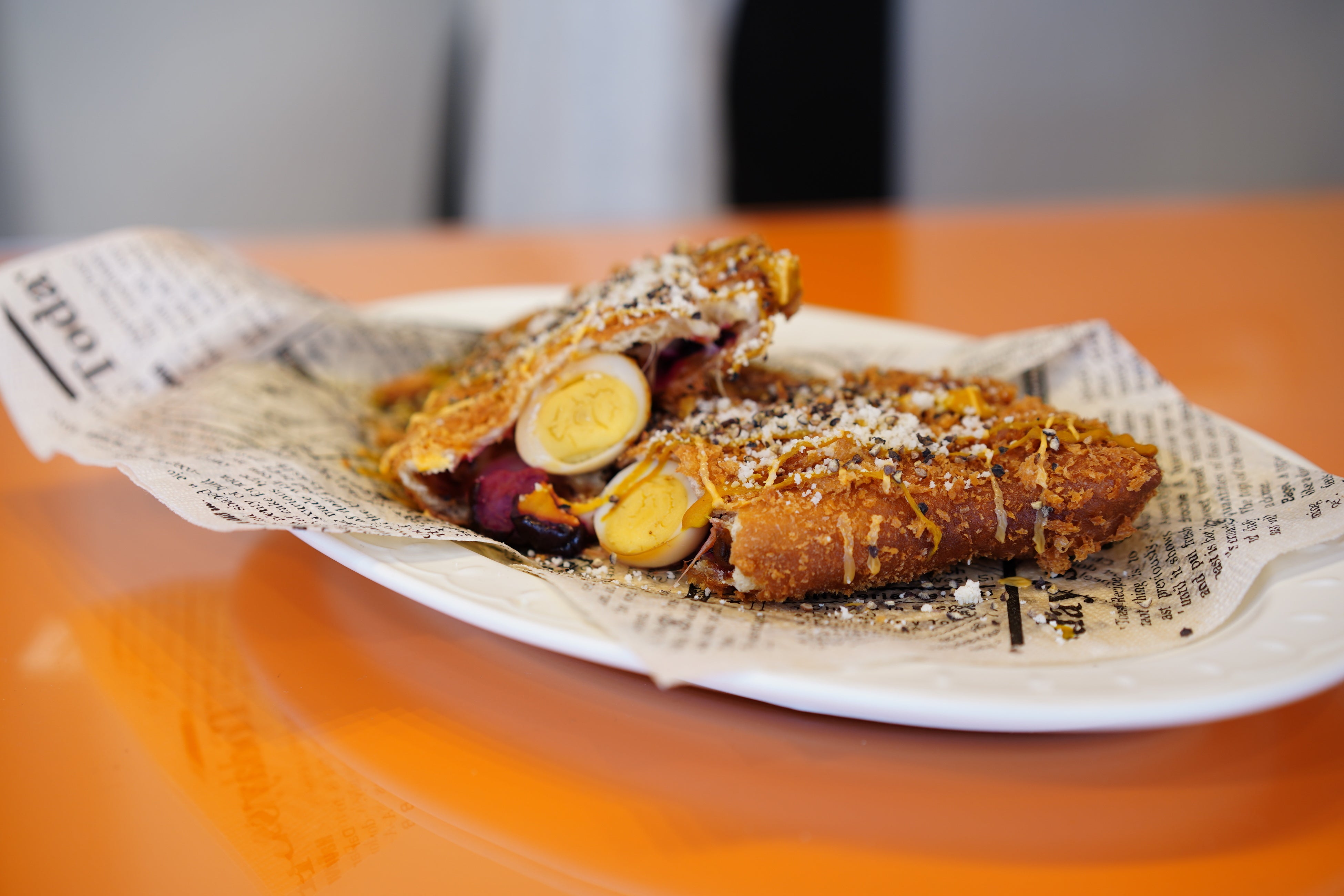 お好みのトッピングで自分だけのカレーパンを