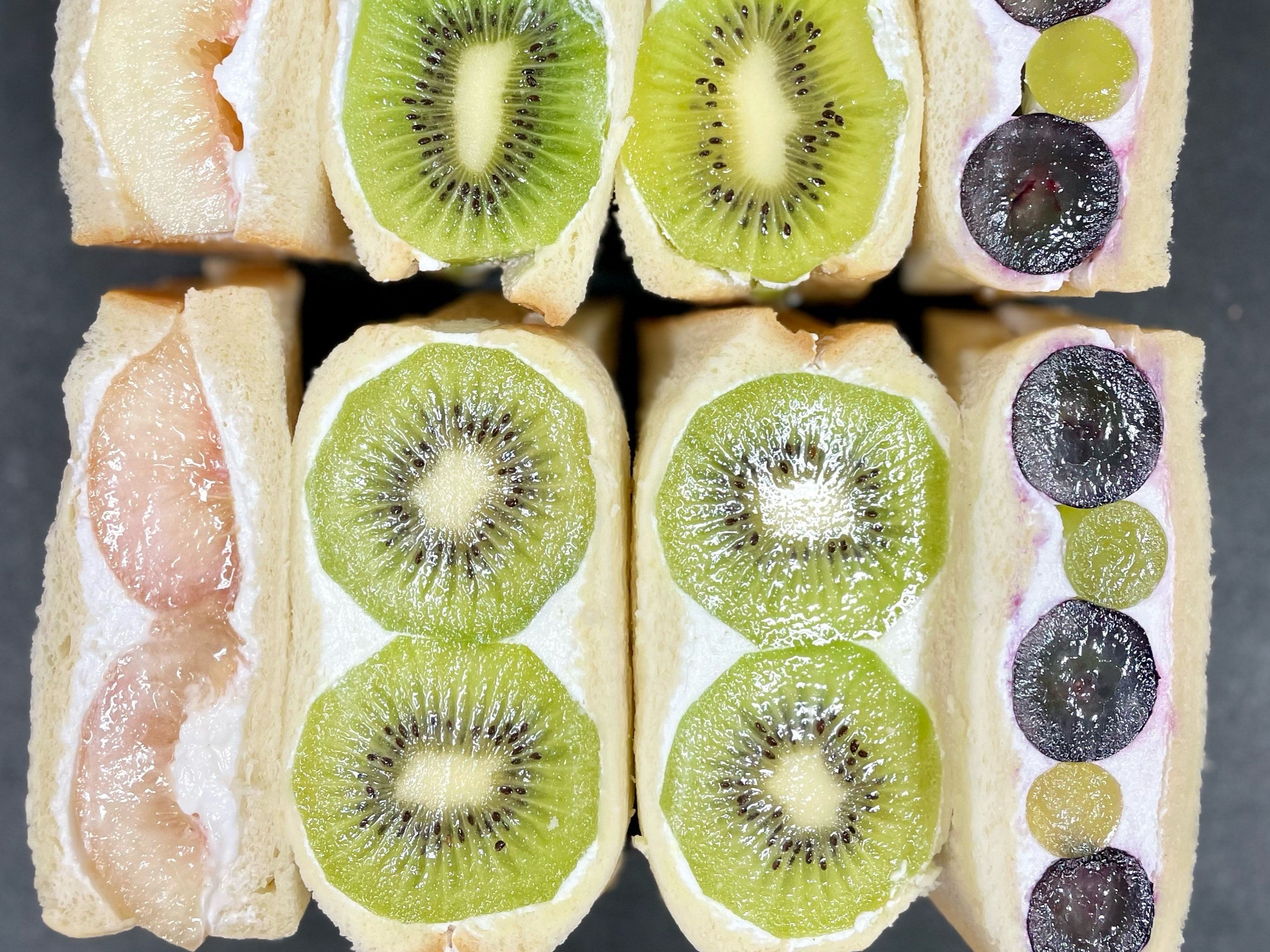 新商品のフルーツサンド