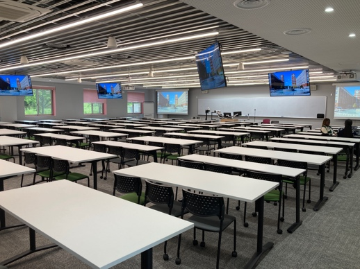開場となるAPUの教室