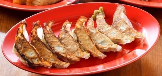 「802 GYOZA」の薄皮餃子は、ジューシーでいて、さっぱりヘルシーな味わい！