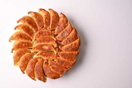 「餃子の馬渡」の55年間守られてきた秘伝のもっちり皮で包んだもっちり餃子。