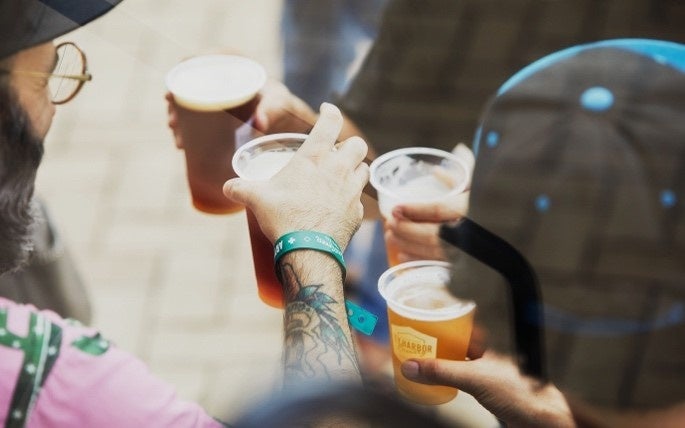 船上ライブにて、造り手のトークセッションを行います。