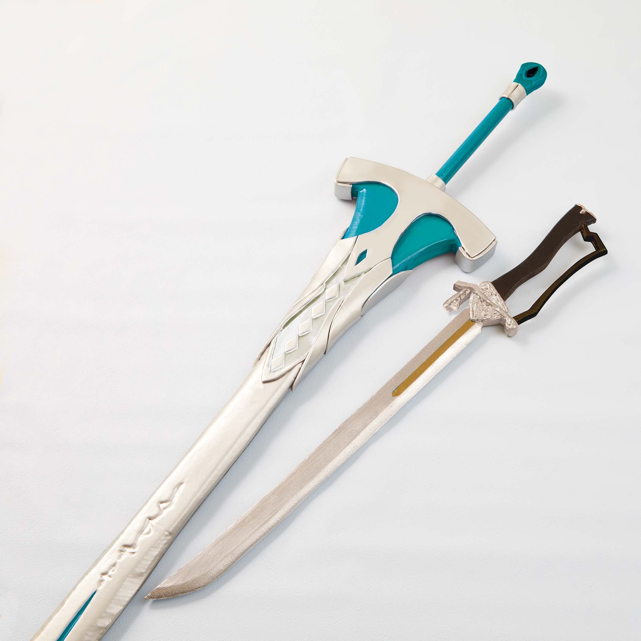 コスプレ用の剣などのアイテムも作れます