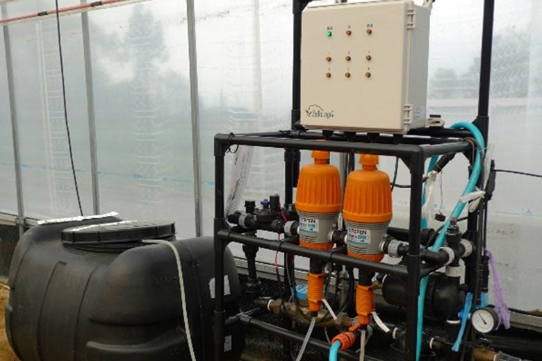 ⾃律潅⽔施肥装置 ゼロアグリ