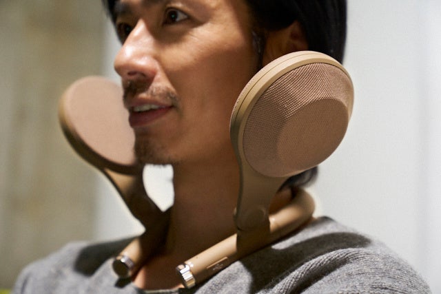 耳元から異次元の没入感をもたらすショルダースピーカー アイワジャパン株式会社のプレスリリース