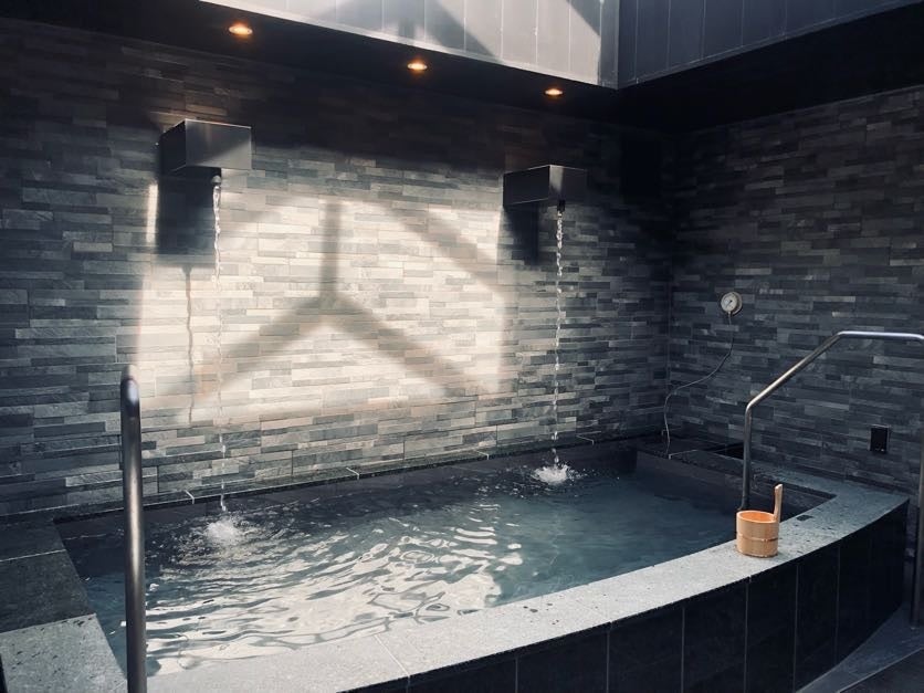 蓼科山伏流水の天然水風呂