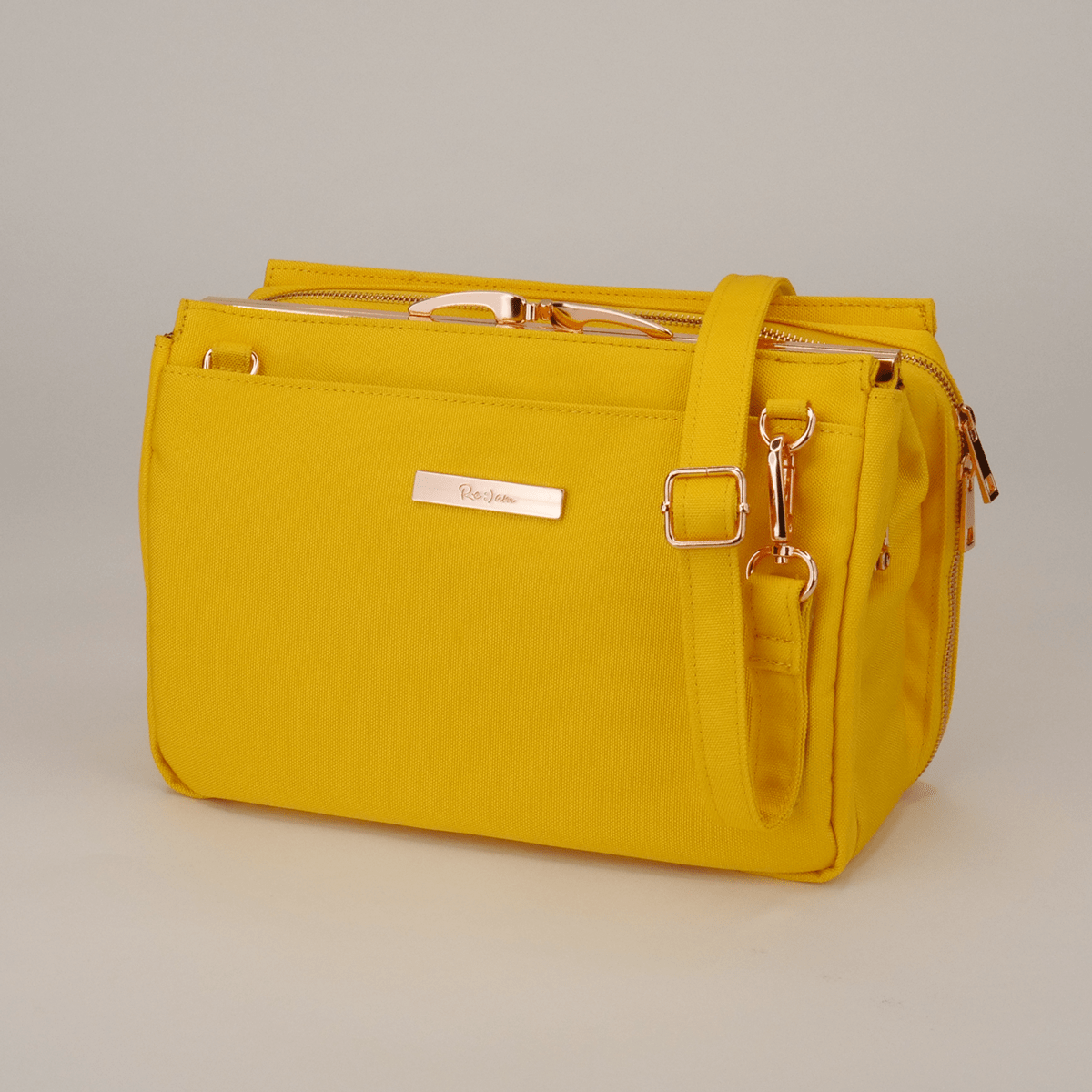 「子どもっぽくならない黄色」を何百色の中から選び抜いたこだわりのイエロー