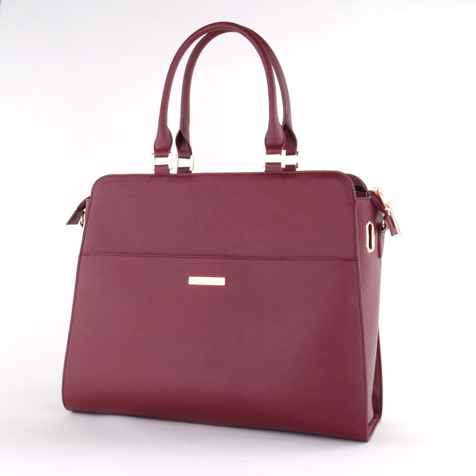 サンプル製作の段階から赤色担当推しに大人気だったボルドー